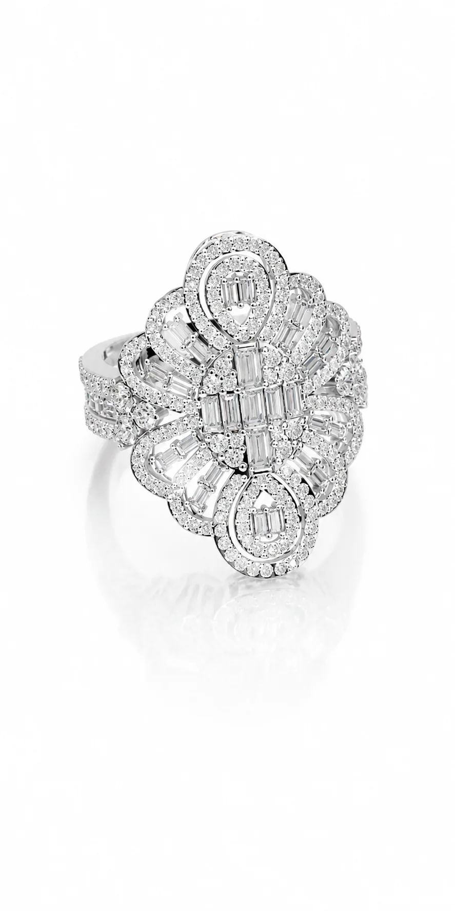 Vœu Stellaire diamond ring — sculptural profile